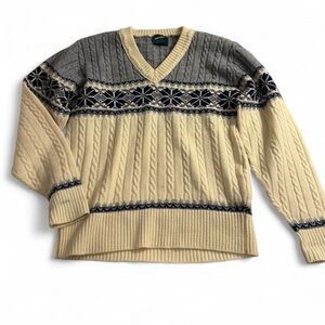 Vintage Puritan V-Neck Sweater in White and Blue